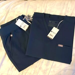Women’s HW FIGS scrub set /Dark Harbor MR/M NWT